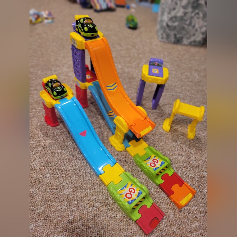 VTech Go! Go! Smart Wheels 3-in-1 Launch and Play Raceway